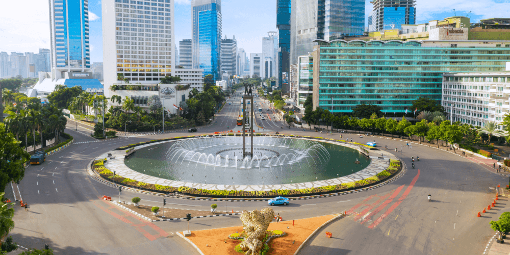 ホテルインドネシア前広場の歓迎の塔
