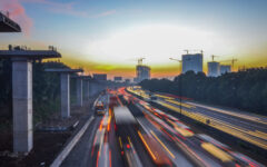Tolの慢性的渋滞を緩和するジャカルタ-チカンペック高架化事業