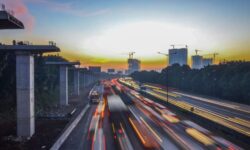 Tol（高速道路）の慢性的渋滞を緩和するジャカルタ-チカンペック高架化事業